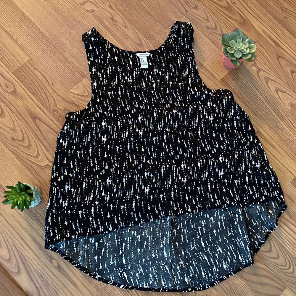 Forever 21 Sleeveless High-Low Top